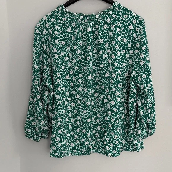 Tommy Hilfiger Green and White Floral Ruffle V-Neck Blouse - Picture 4 of 4
